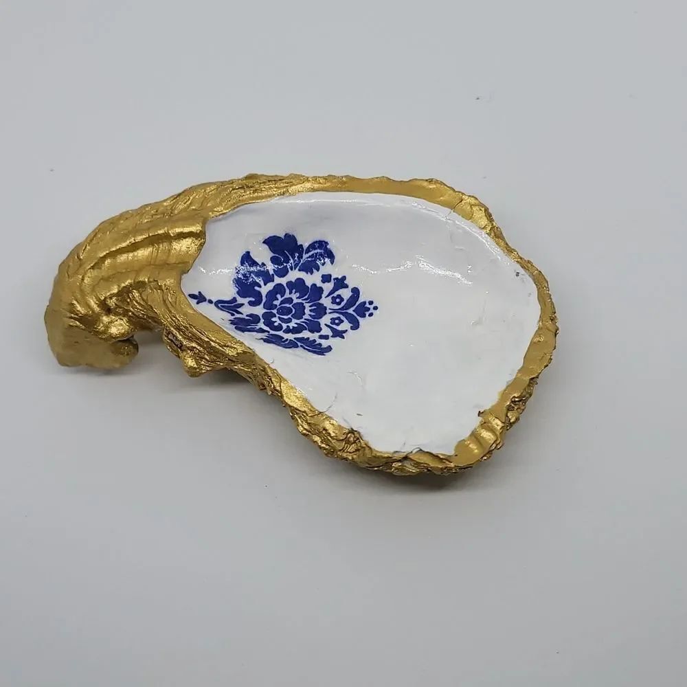 Filigree Oystershell ring holder/ trinket tray